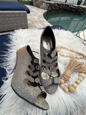 Vionic Silver Glitter Lace-Up Peep Toe Heels